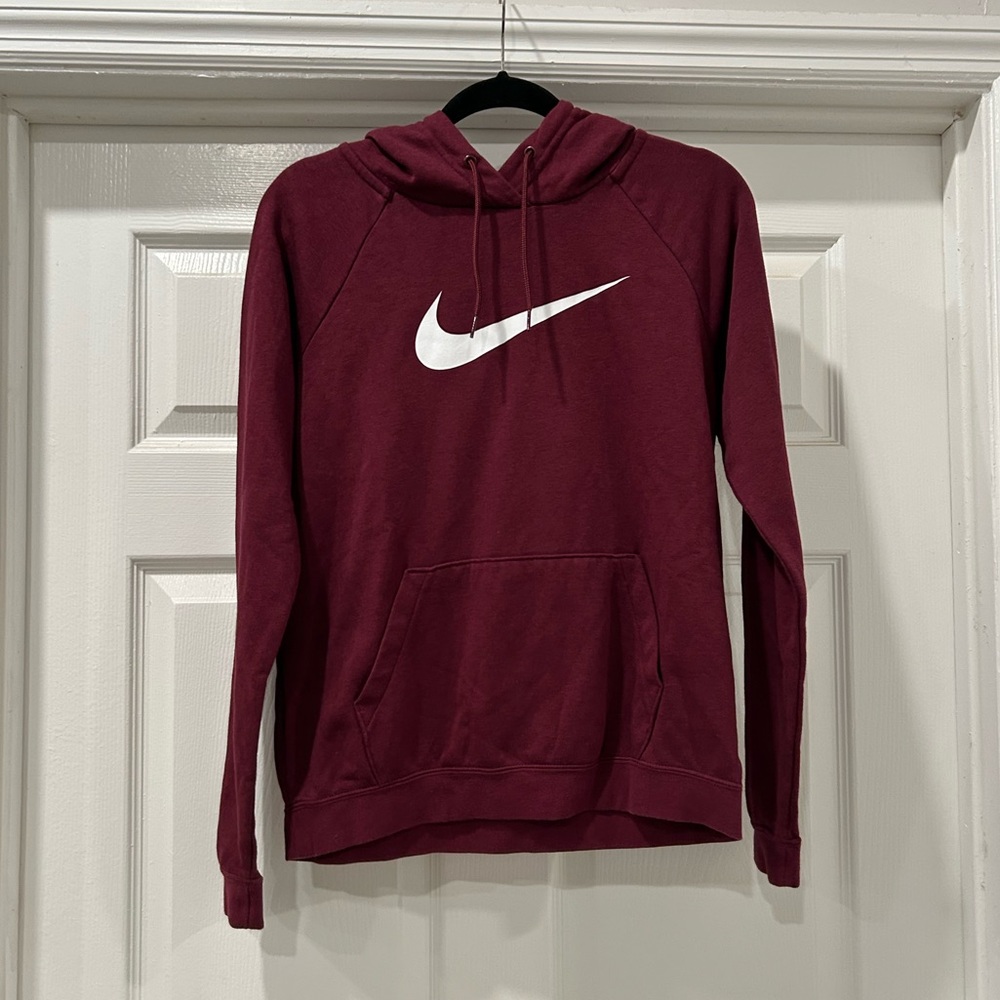 NWOT Nike Pullover Hoodie Women’s Size Small